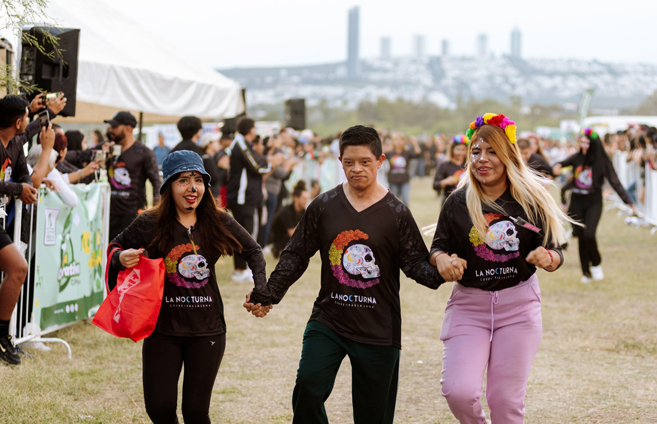 Alumnos de Prepa UNITEC León Conocen el corporativo CPM 